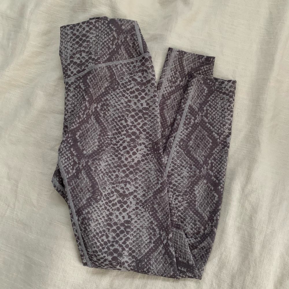 Balance Athletica Ascend Boa Leggings